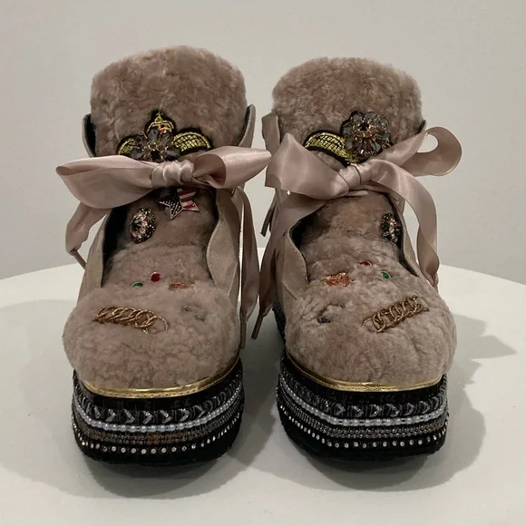 Luxurious Embellished Tan Fur & Suede Platform Boots Silk Laces Women's 8.5 - Picture 5 of 16